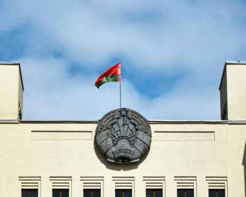 Беларусь расправляется с активистами оппозиции, конфисковывая недвижимость