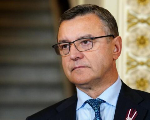 Пока я возглавляю бюджетную комиссию, НДС не повысят - Рейрс