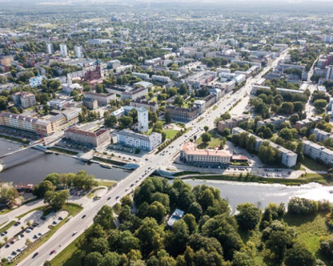 Безначалие дошло до края : Елгавский регион никак не может выбрать председателя