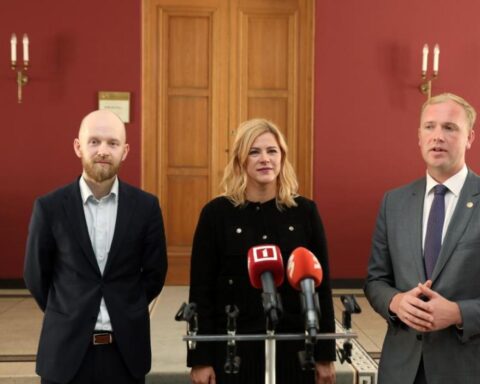 Слишком много оппозиционеров: латвийской власти срочно требуются лояльные люди