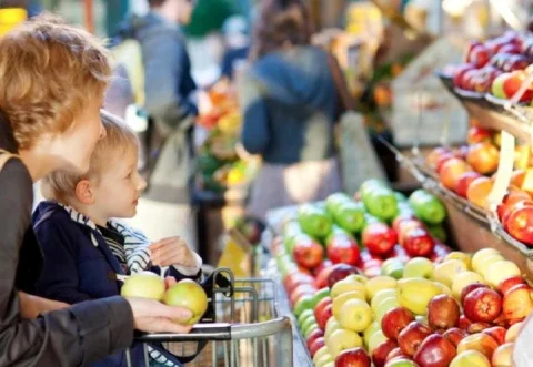 Министр экономики представит предложения по сдерживанию роста цен на продукты питания