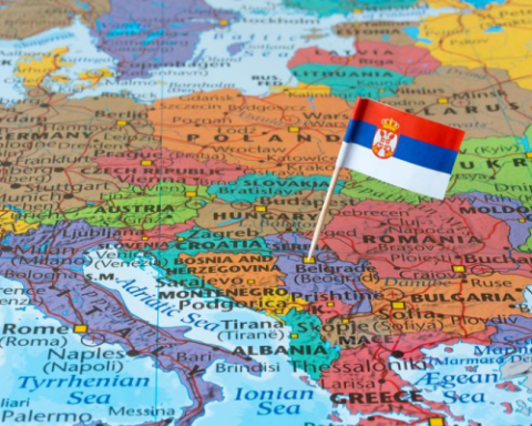 Президент Сербии отказался ехать на саммит БРИКС в России