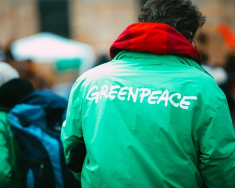 Greenpeace обязали выплатить $660 млн компенсации за протесты в Северной Дакоте