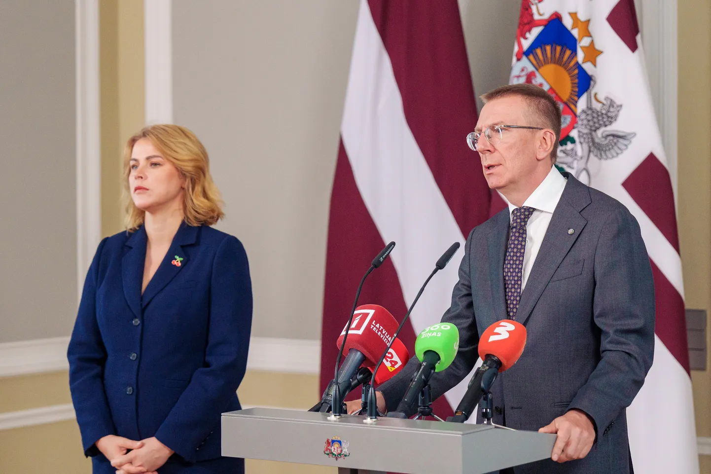Президент и премьер высказались о проверке генпрокурора Стуканса