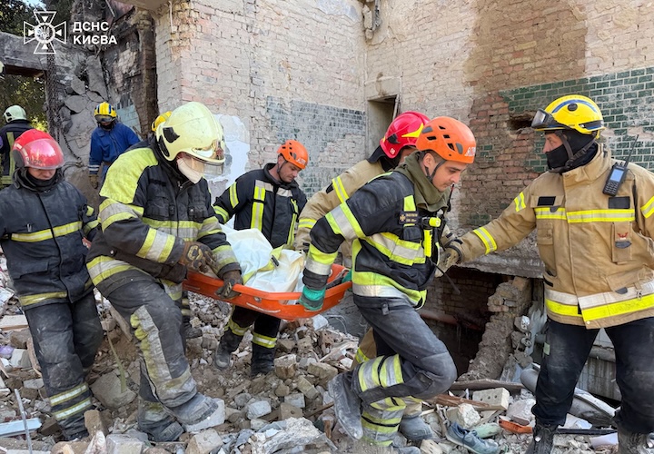 Число жертв ракетной атаки на Киев в прошлую ночь увеличилось до 21 человека.