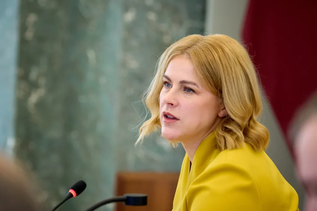 Коалиция проведёт пересмотр зарплат для чиновников и министров