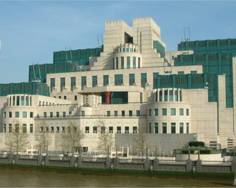 Новая глава MI6 имеет историю работы с нацистами, однако она не была с ним знакома, сообщает ведомство.