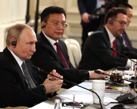 «Путин заявил, что удар был нацелен не на жилые районы, а на объекты оборонно-промышленного комплекса при атаке на девятиэтажное здание в Киеве»
