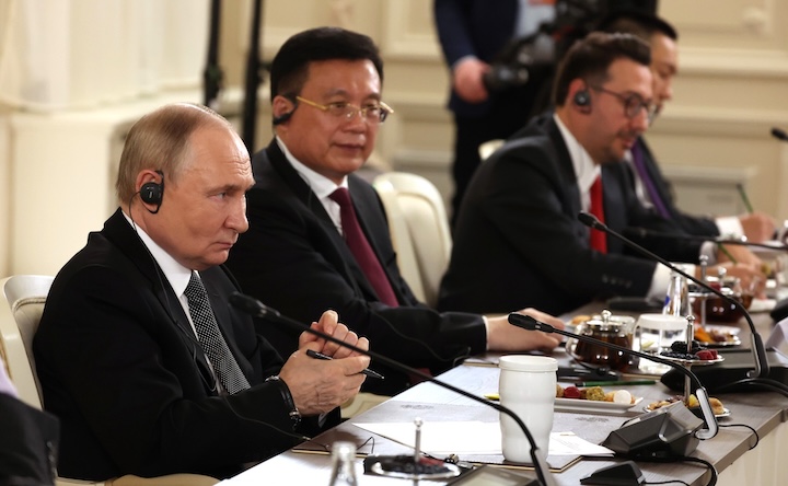 «Путин заявил, что удар был нацелен не на жилые районы, а на объекты оборонно-промышленного комплекса при атаке на девятиэтажное здание в Киеве»
