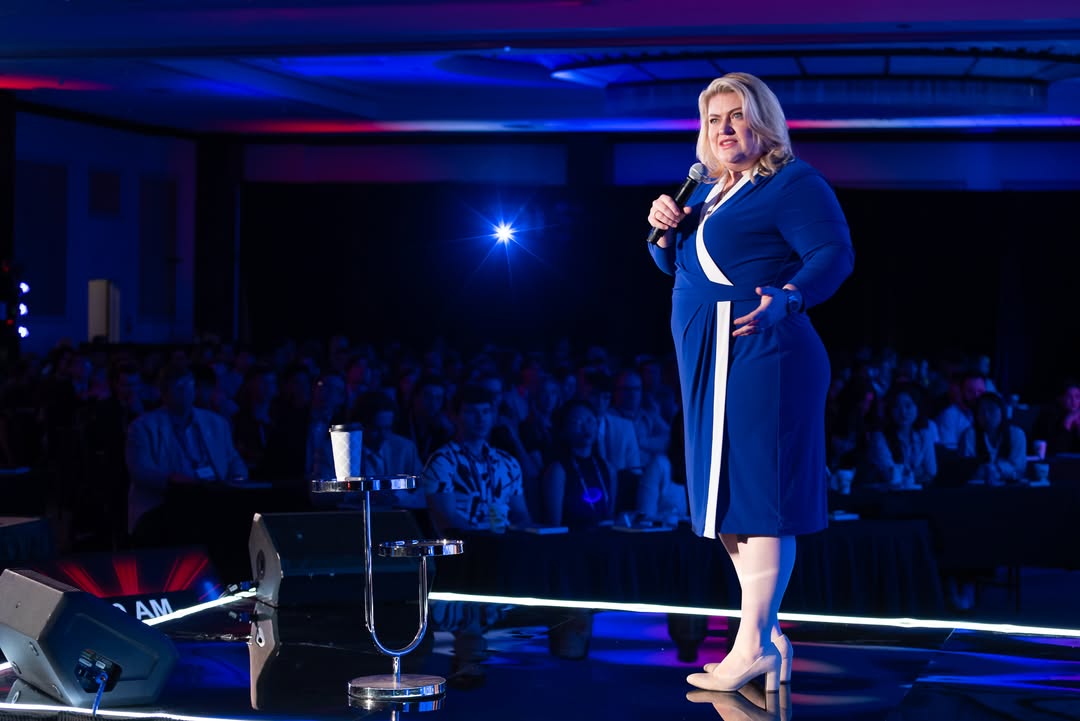 Республиканка из Конгресса США, выступавшая за запрет абортов, столкнулась с последствиями своего законодательства и обвинила в этом демократическую партию.