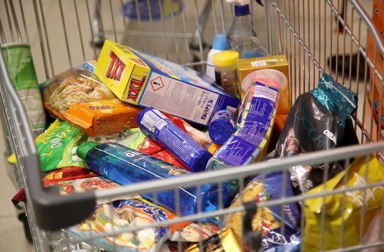 Сравнение не в нашу пользу: в Латвии цены на продукты в три раза выше, чем у соседей