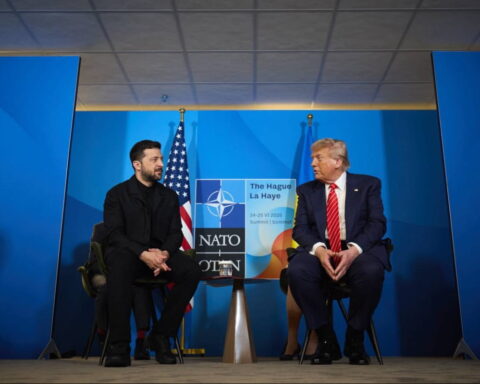 Трамп меняет риторику по Украине после встречи с Зеленским на саммите НАТО