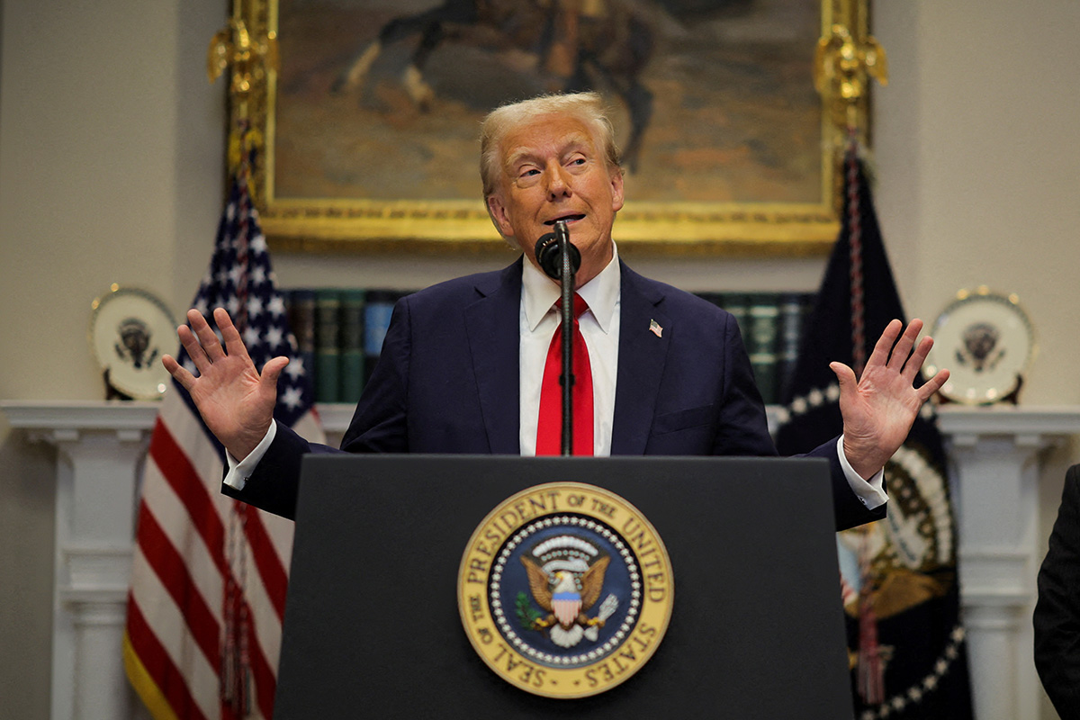 Трамп объявил о немедленном прекращении переговоров с Канадой по вопросам торговых пошлин.