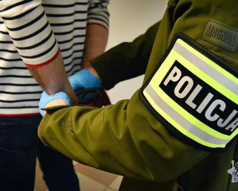 В Польше прохожий совершил нападение на гражданина Беларуси, пытаясь задушить и похитить его телефон.