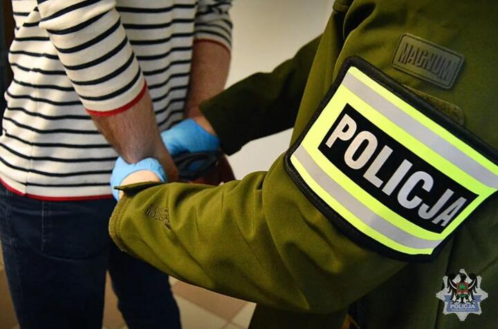 В Польше прохожий совершил нападение на гражданина Беларуси, пытаясь задушить и похитить его телефон.