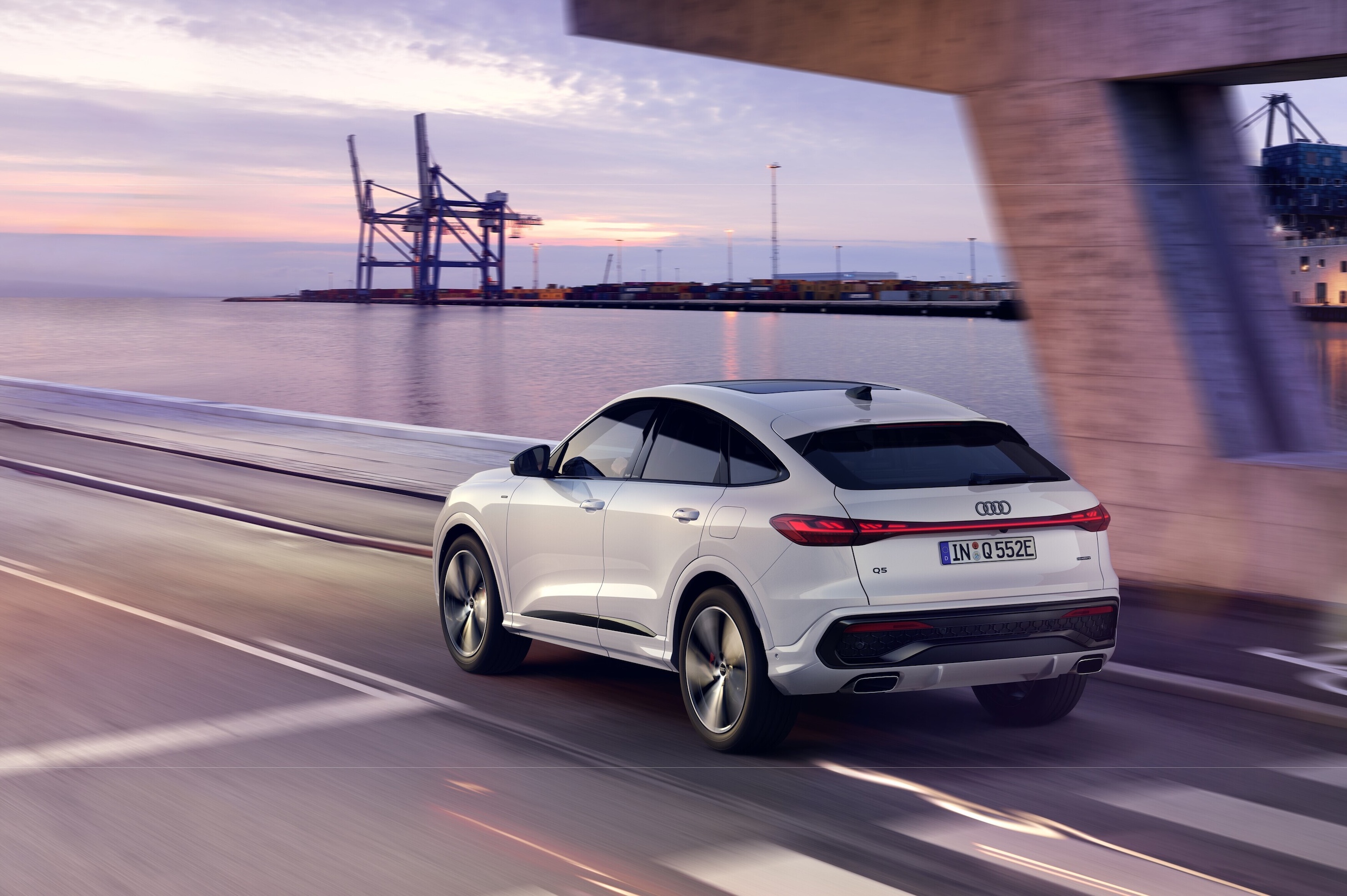 Audi Q5 e-hybrid представляет собой новый уровень премиум-гибридов