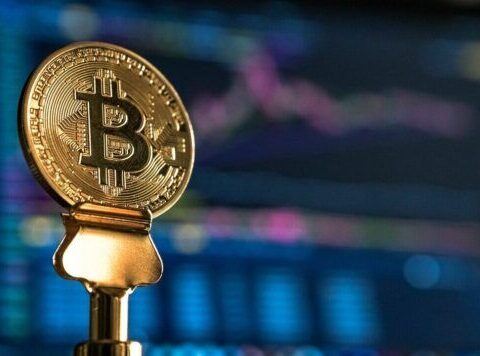 Биткоин достигает нового рекорда, трейдеры ожидают рост до $120 тыс.