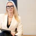 Депутат Риги Паэглькална пожертвует зарплату на поддержку детей и Украины