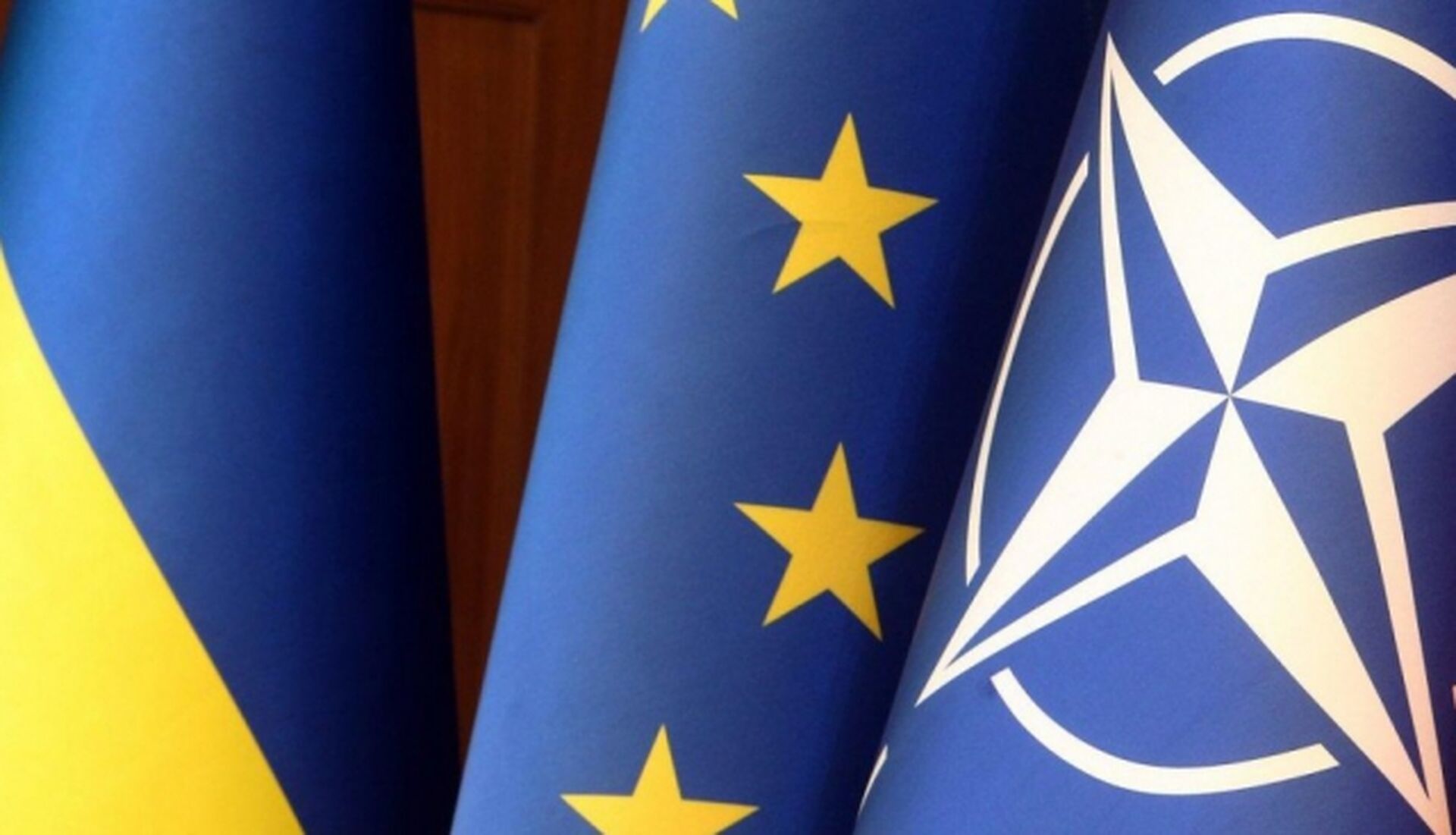 ЕС и НАТО обвинили Россию в системной гибридной атаке на демократию и безопасность Европы