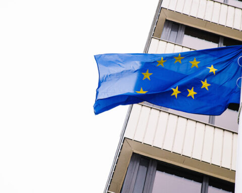 ЕС продлил секторальные санкции против России на полгода