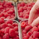 Где не следует покупать малину: опасные рынки и сорта