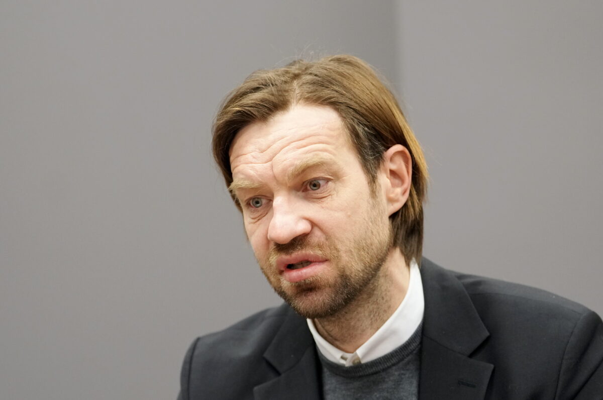 Имитация бурной деятельности вызывает сомнения экспертов