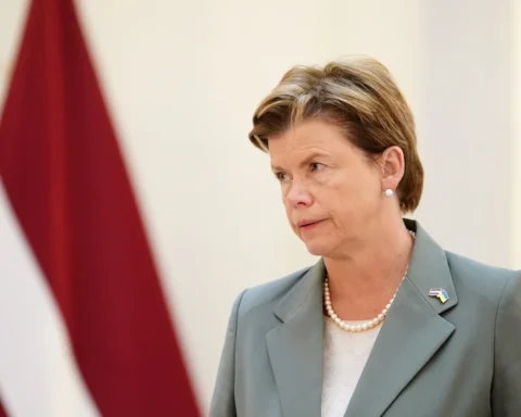 МИД не отвечает на обвинения миллиардера Авена против министра Браже
