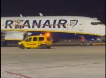 На самолёте Ryanair в Майорке произошёл пожар, несколько человек пострадали