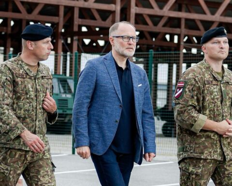 Пенсии военных останутся неизменными после реформы, сообщает министр