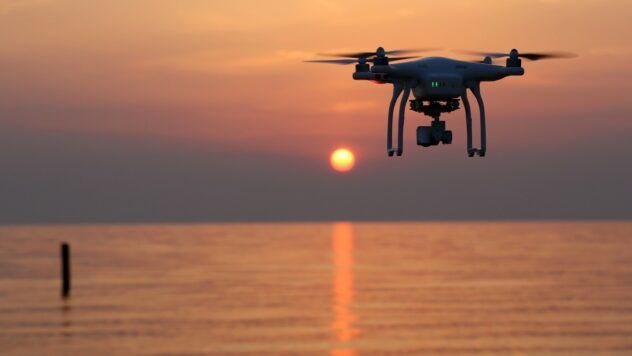 Первое использование FPV-дронов в открытом море: ГУР опубликовал видео операции