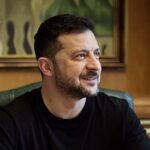 Поставки оружия из США в Украину снова начаты, сообщил Зеленский