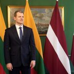 Премьер-министр Литвы подал в отставку на фоне вопросов о своем прошлом