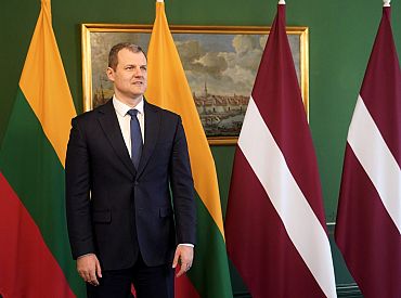 Премьер-министр Литвы подал в отставку на фоне вопросов о своем прошлом