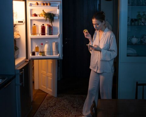 Продукт из вашего холодильника может ухудшать качество сна