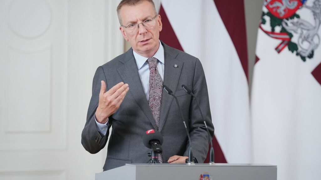 Ринкевич выступил за заморозку зарплат выборных должностных лиц и министров