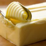Сравнение сливочного масла и маргарина: ключевые отличия и факты