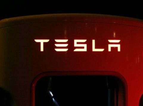 Tesla заключила сделку с LG на $4,3 млрд для снижения зависимости от Китая
