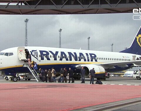 В аэропорту Майорки произошел пожар на самолете Ryanair, 18 пострадавших