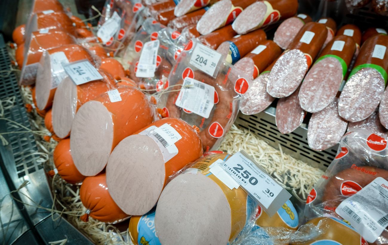 В магазинах продают колбасу с низким качеством под видом полезного продукта
