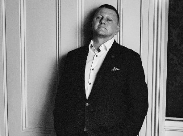 Валерий Залужный дебютировал в Vogue с колонкой о исторических уроках для украинцев