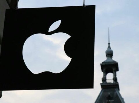Apple анонсировала выпуск складного iPhone в 2026 году с новым дизайном и функциями