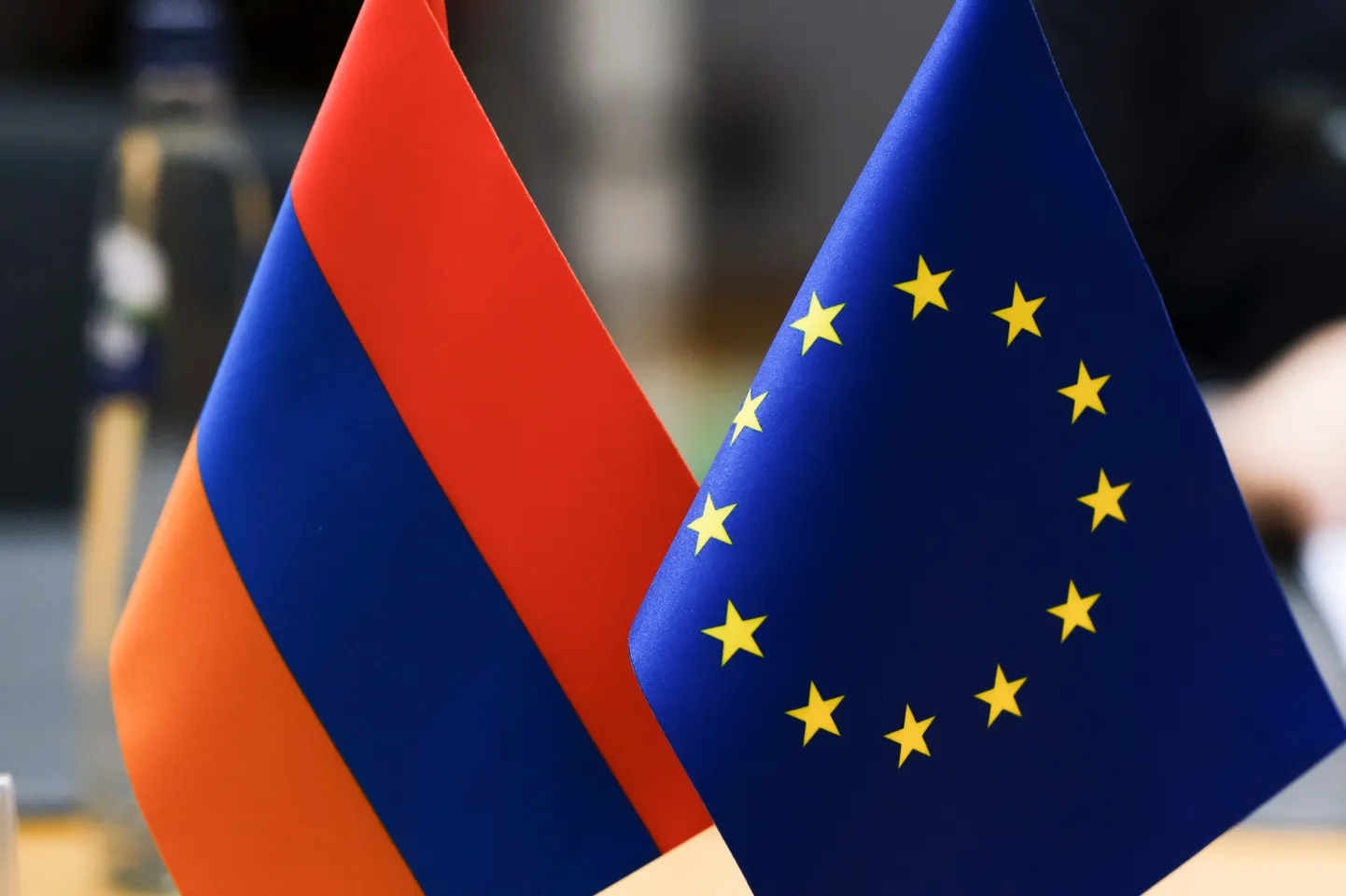 Армения и Азербайджан достигли соглашения о мире, НАТО и ЕС его支持ивают