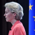 Глава ЕК отказывается раскрывать данные о закупках вакцин на 1,8 млрд евро