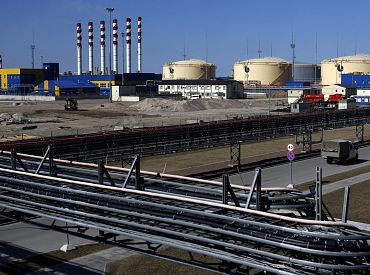 Крупнейший порт России сократил перевалку нефти вдвое из-за атак ВСУ
