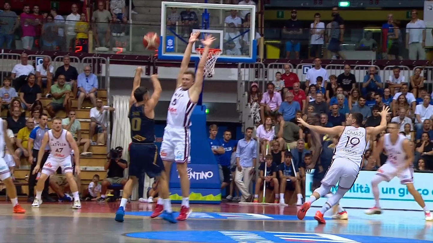 Латвийские баскетболисты уступили Италии в первом товарищеском матче