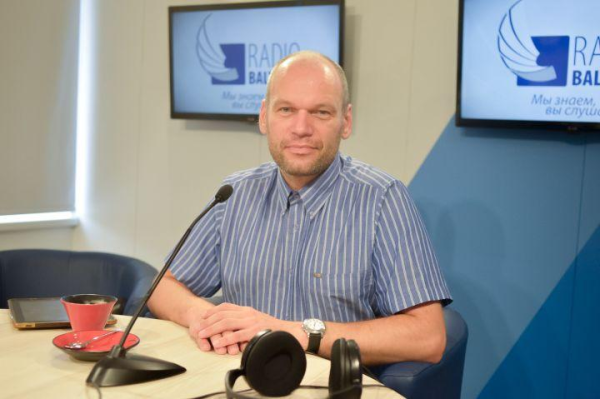 Латвийский политолог о встрече на Аляске: "Как же нам без войны?"