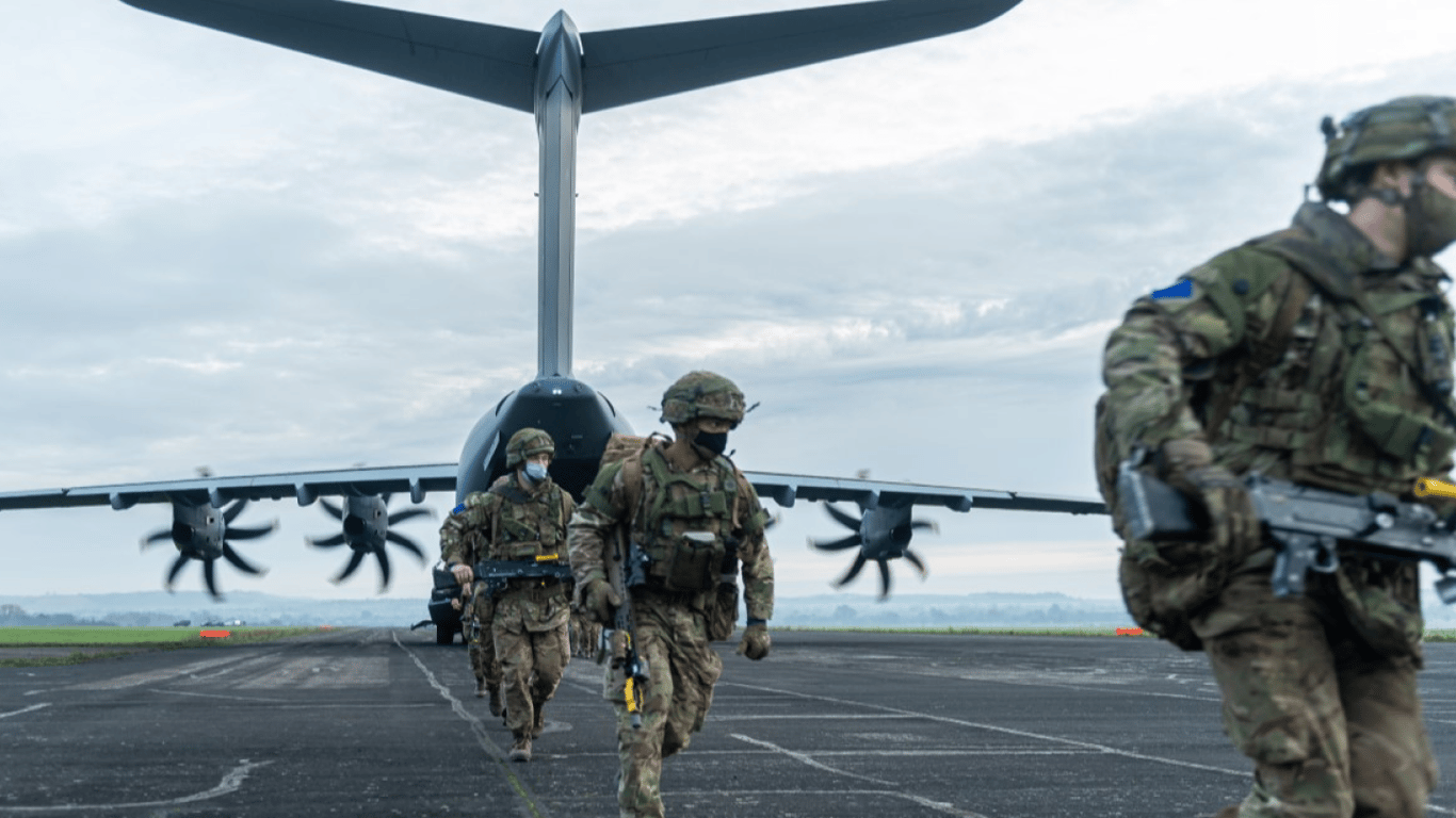 Лондон отказывается от 30-тысячного контингента в Украине, предлагая новую миссию