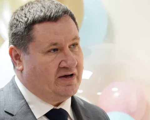 Мэр Огре Эгил Хелманис задерживает получение доступа к гостайне из-за ранения в Украине