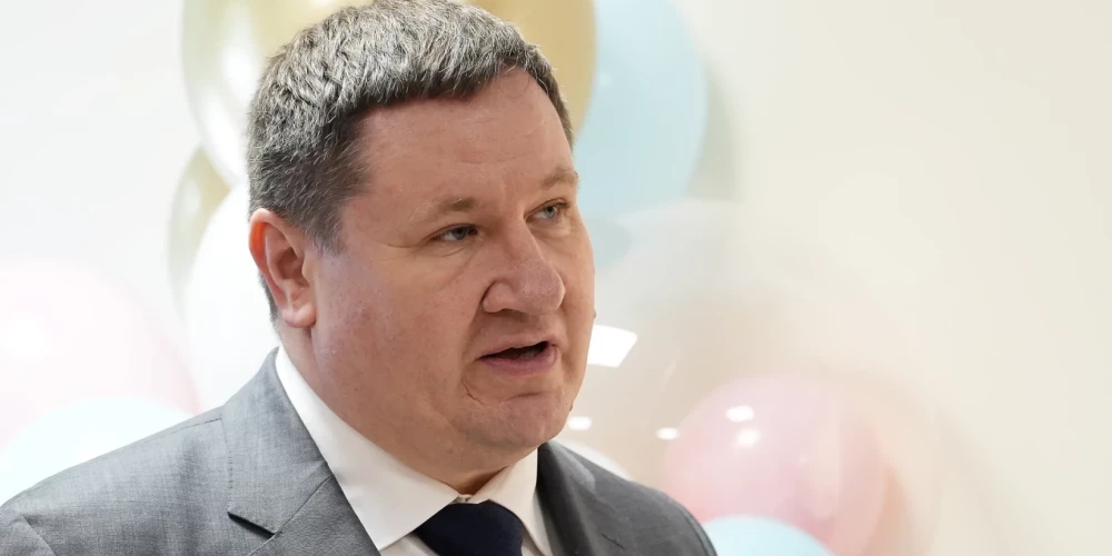 Мэр Огре Эгил Хелманис задерживает получение доступа к гостайне из-за ранения в Украине