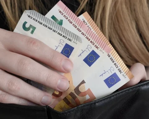 Молодежь Латвии озвучила желаемую зарплату, работодатели дают свой отзыв